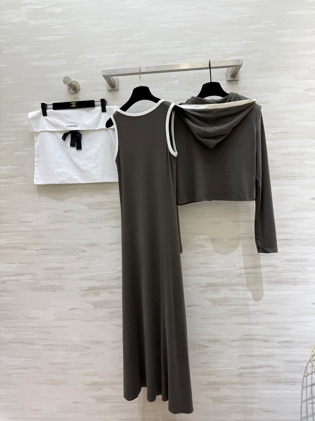 CHANEL 26S JACKET AND SLEEVELESS DRESS SET 960