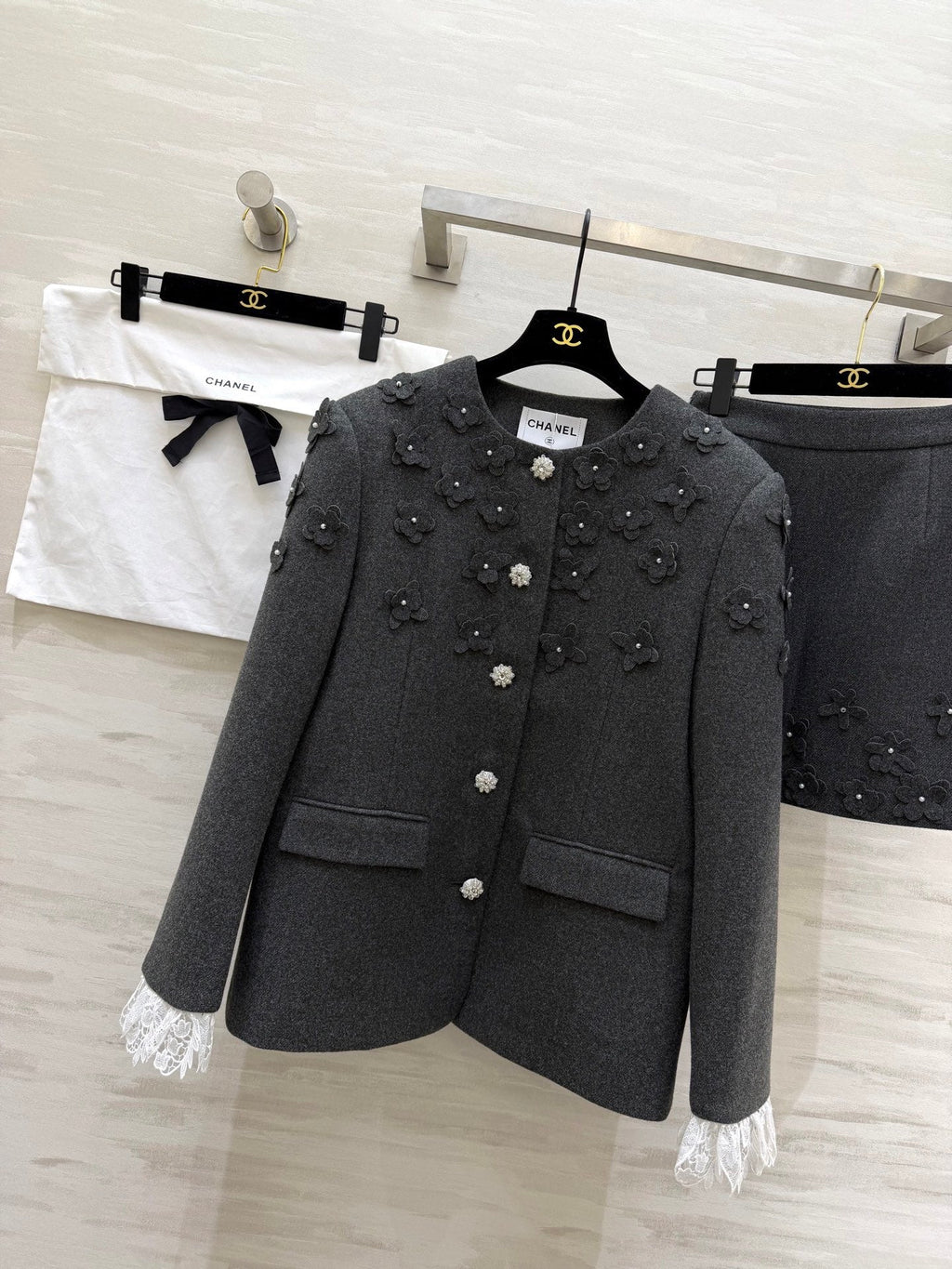 CHANEL 26S WOOL JACKET AND SKIRT SET 870