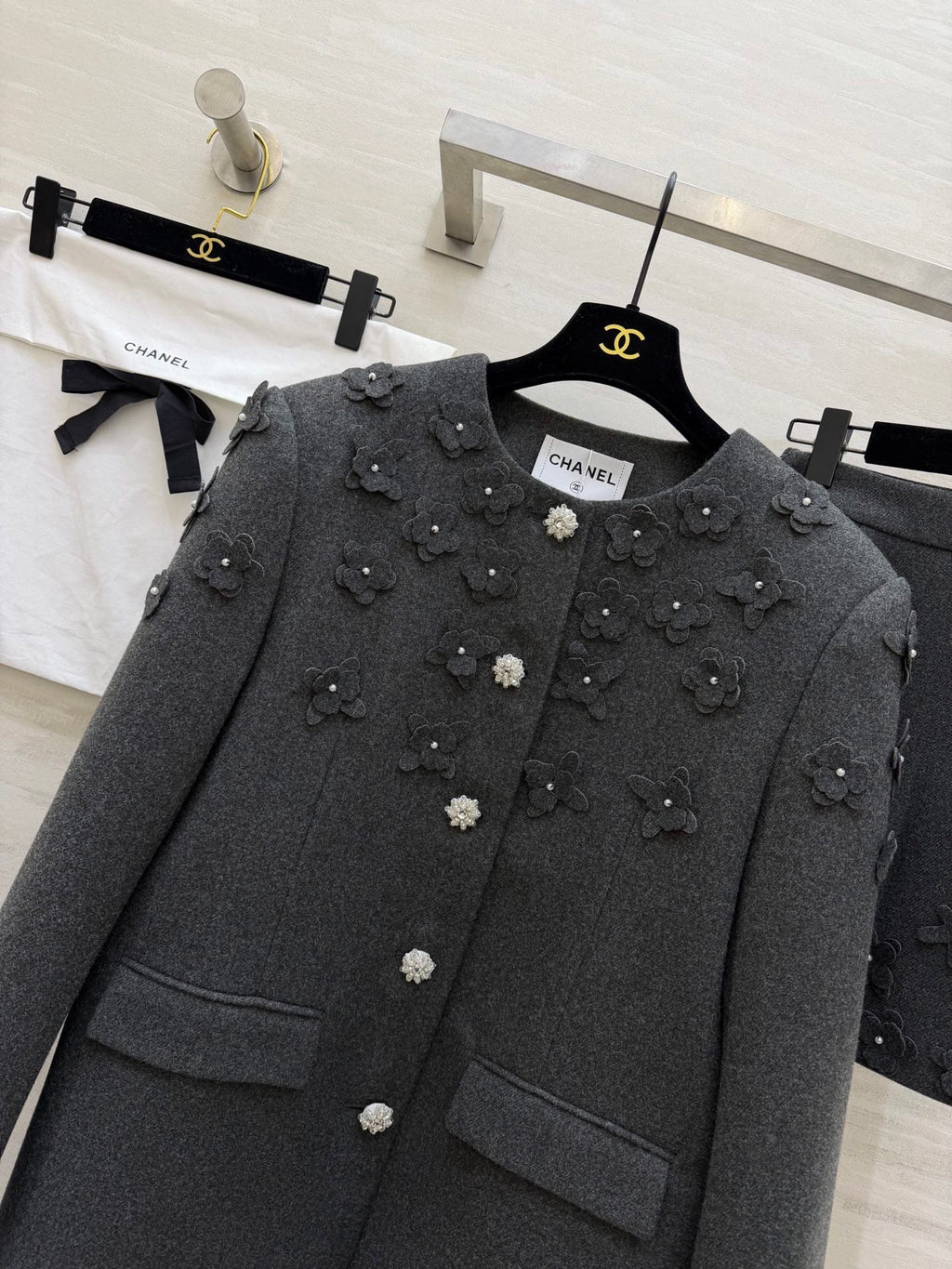 CHANEL 26S WOOL JACKET AND SKIRT SET 870
