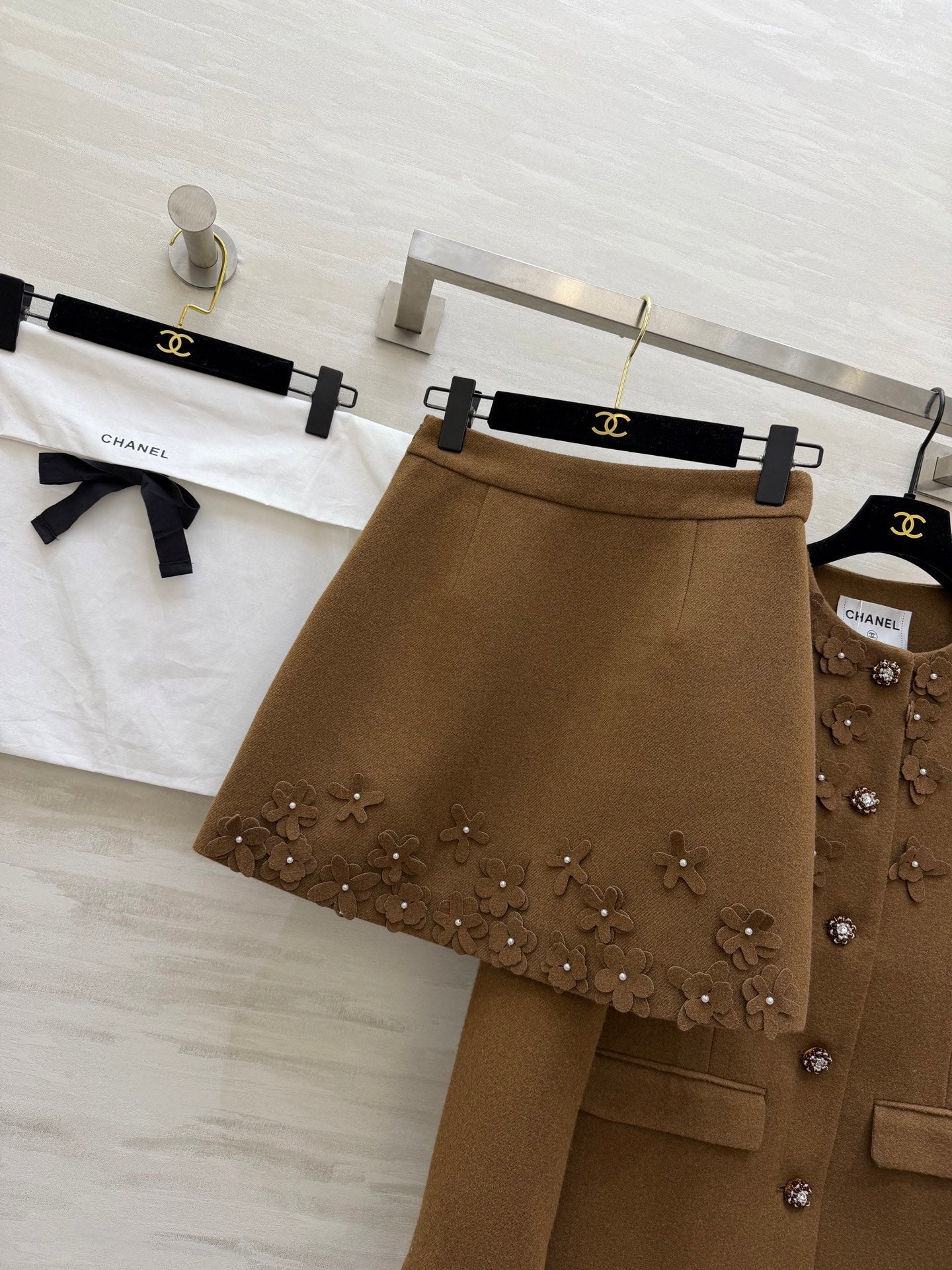CHANEL 26S WOOL JACKET AND SKIRT SET 869