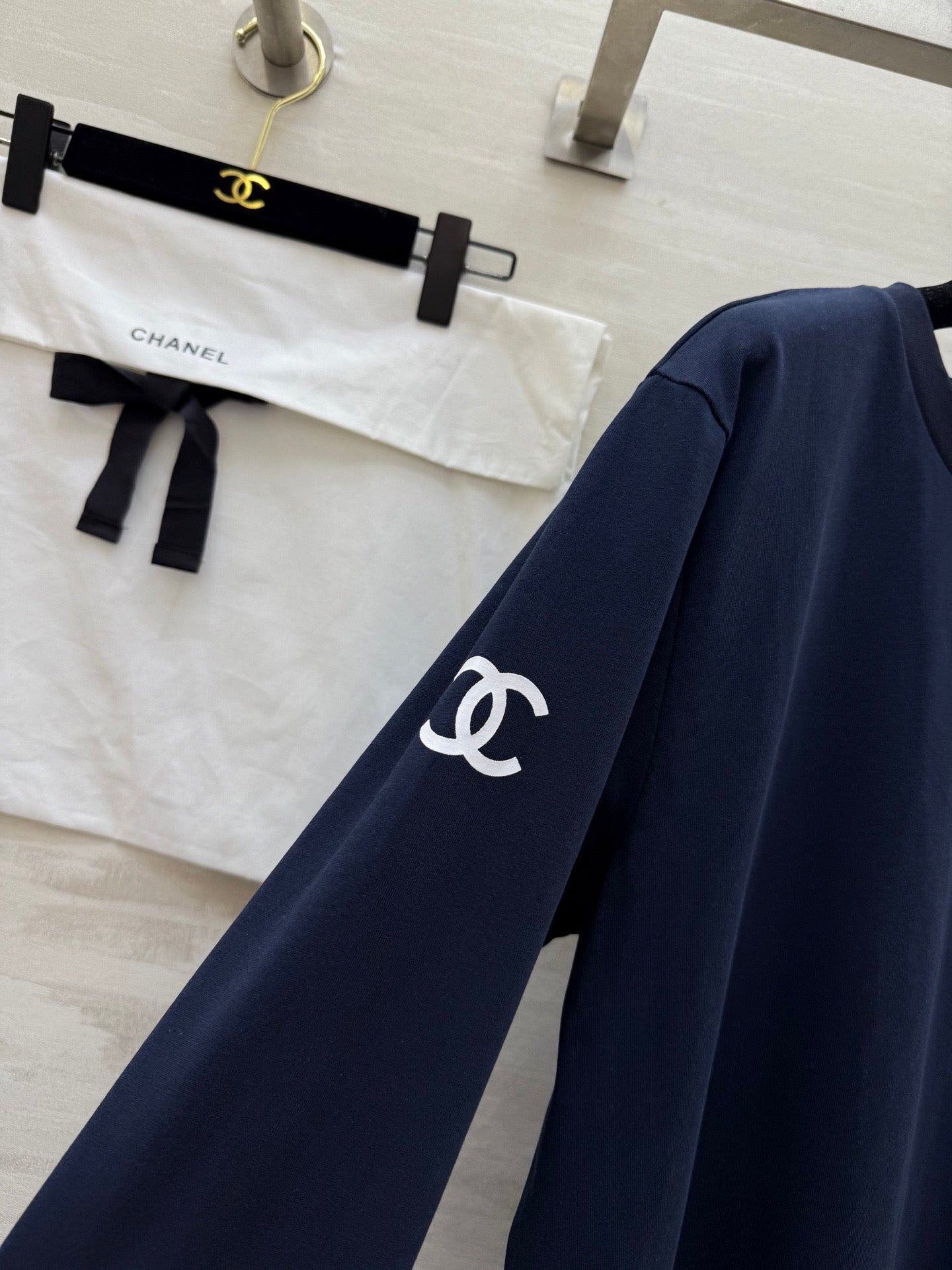 CHANEL 26S LONG-SLEEVE T-SHIRT 975