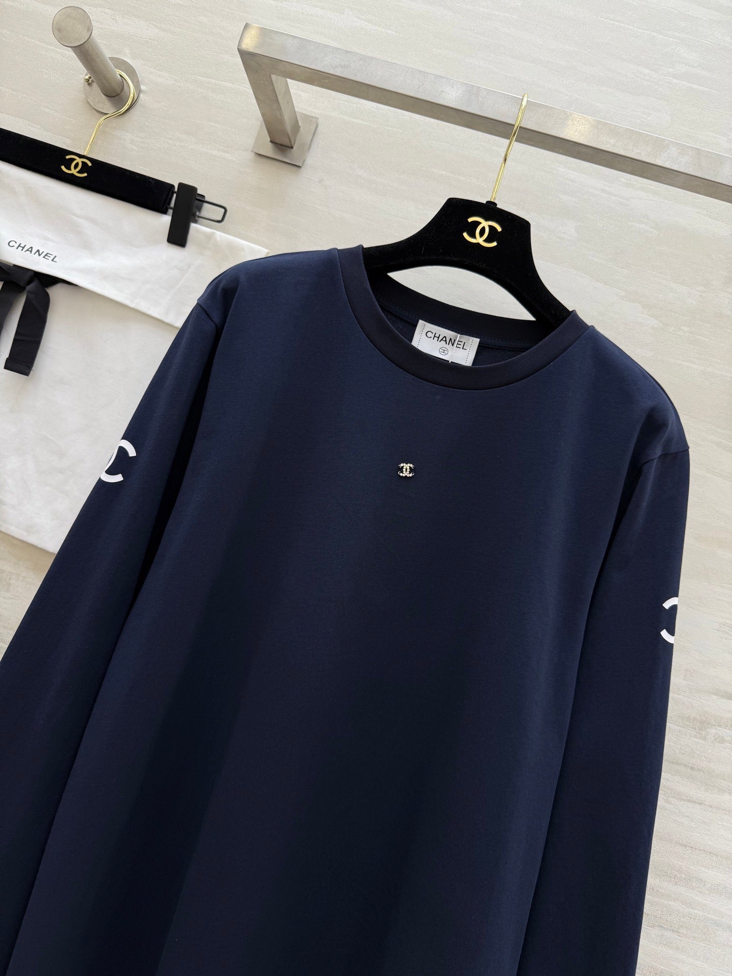 CHANEL 26S LONG-SLEEVE T-SHIRT 975