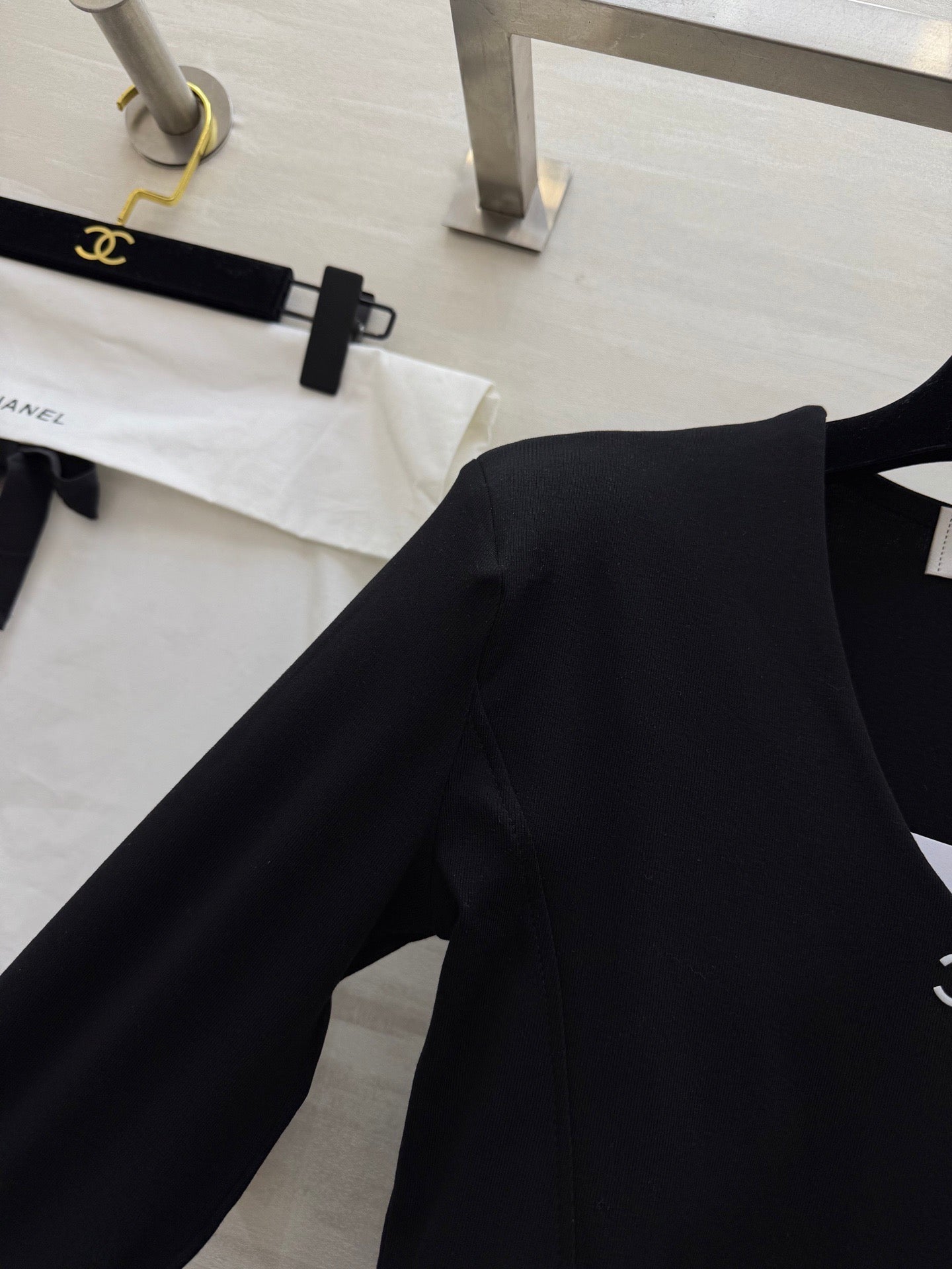 CHANEL 26S V-NECK SWEATSHIRT 973