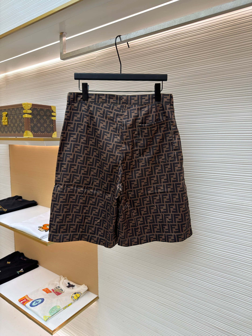 FENDI 26S LONG SHORTS 025