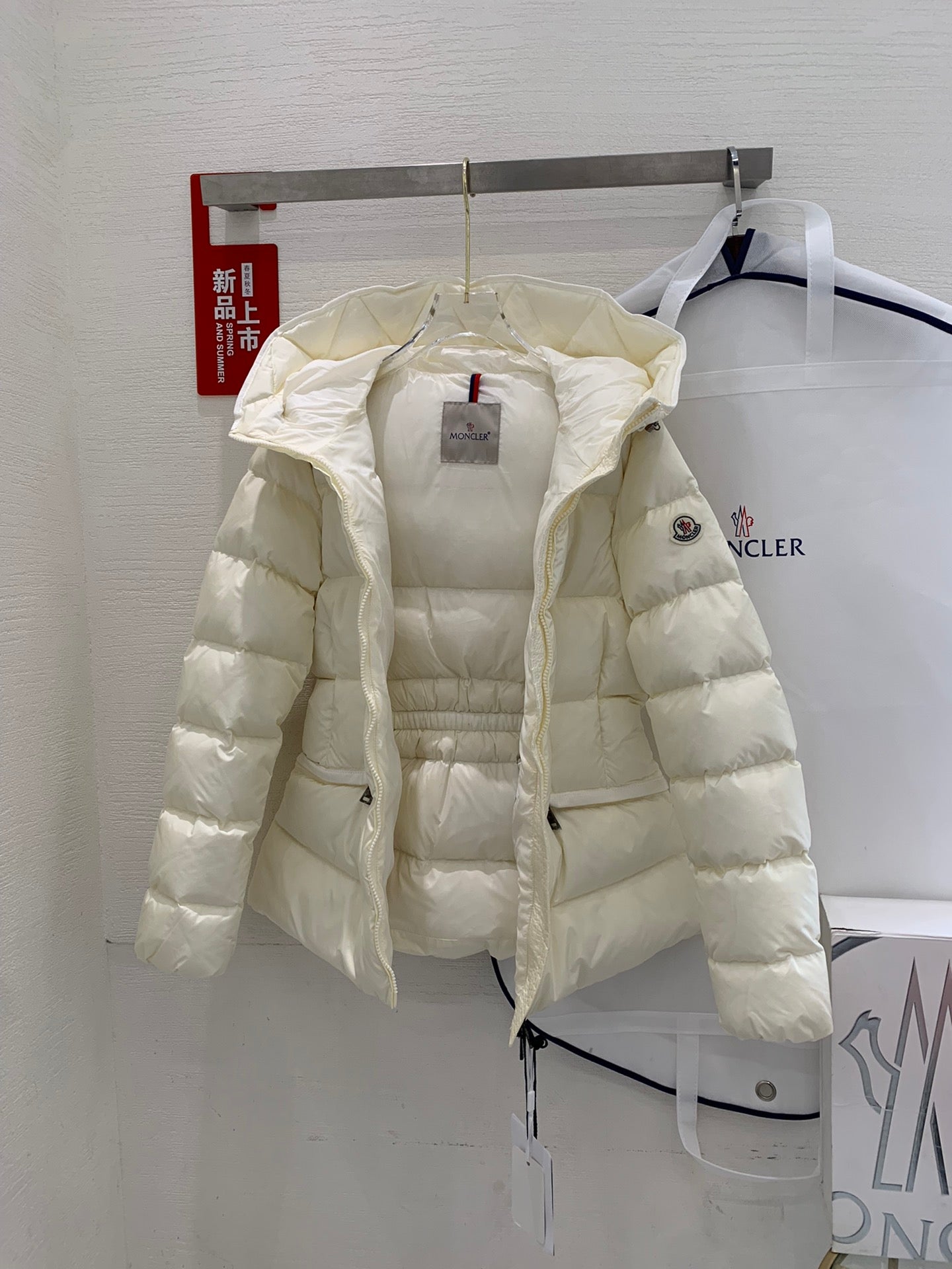 MONCLER 25S PUFFER JACKET 277