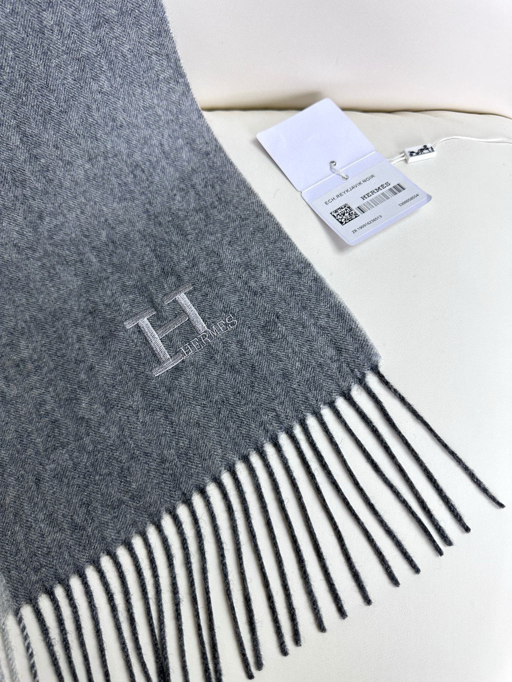 HERMES 26S LONG SCARF 190 IN CASHMERE 309793