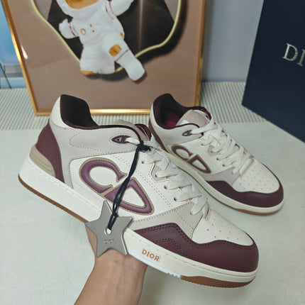 DIOR 26S LOW-TOP SNEAKER IN WHITE AND BURGUNDY RED CALFSKIN STYLE 02
