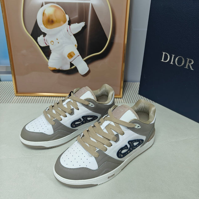 DIOR 26S LOW-TOP SNEAKER IN WHITE AND LIGHT OLIVE BROWN CALFSKIN