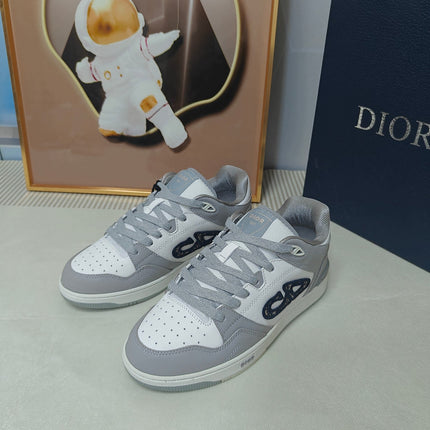 DIOR 26S LOW-TOP SNEAKER IN WHITE AND LIGHT GREY CALFSKIN