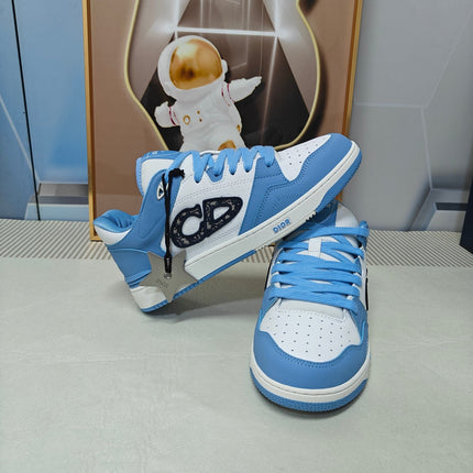 DIOR 26S LOW-TOP SNEAKER IN WHITE AND BLUE CALFSKIN