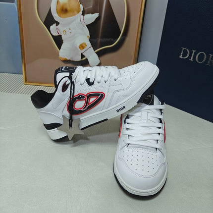 DIOR 26S LOW-TOP SNEAKER IN WHITE AND BLACK CALFSKIN