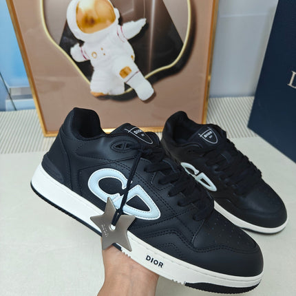 DIOR 26S LOW-TOP SNEAKER IN BLACK CALFSKIN