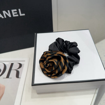 DIOR 26S SCRUNCHIE IN BLACK AND BROWN FABRIC 503077