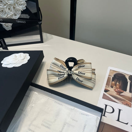 DIOR 26S BOW HAIR CLIP IN WHITE AND BEIGE FABRIC 512123