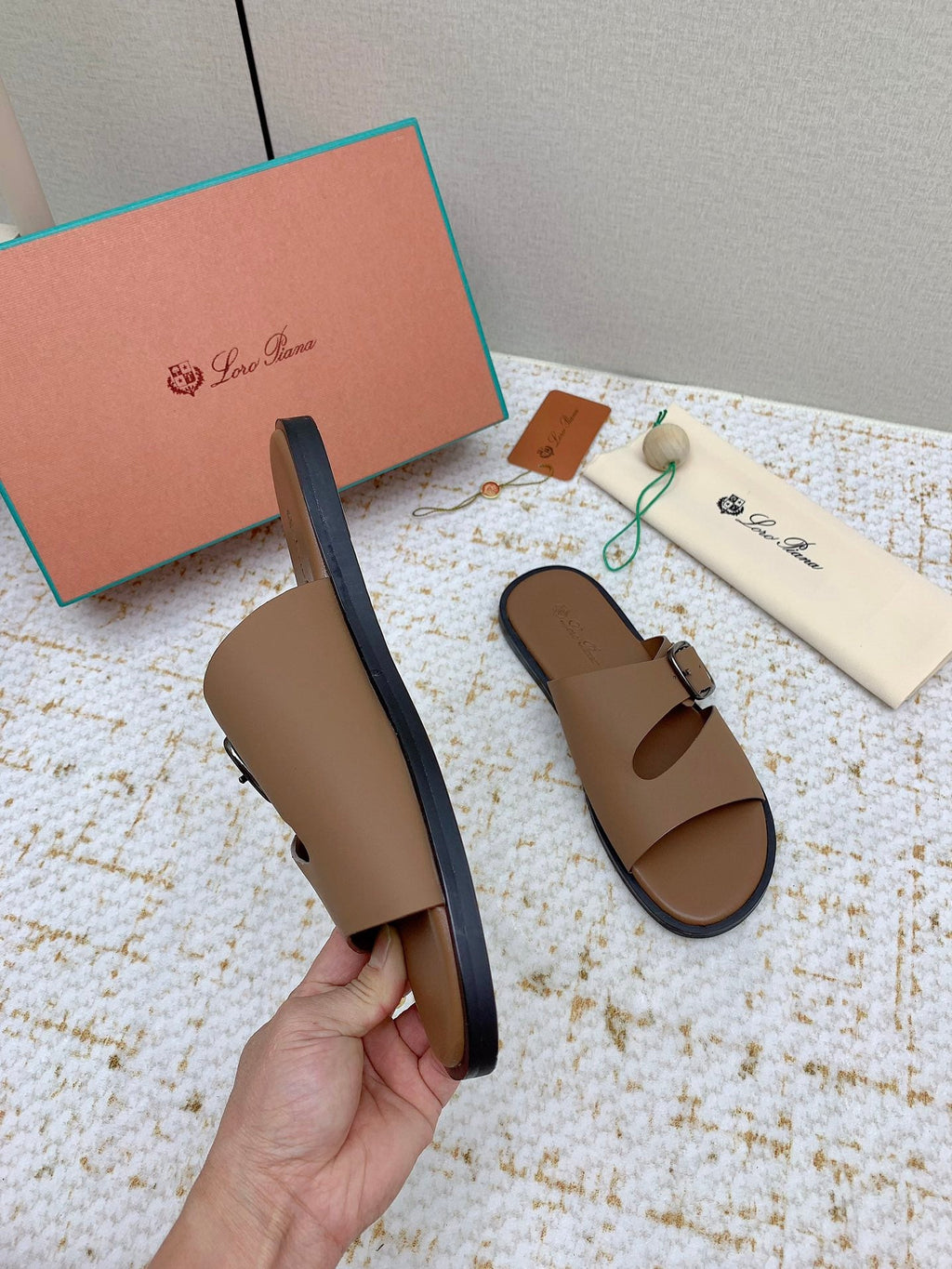 SANDALS IN LIGHT BROWN CALFSKIN