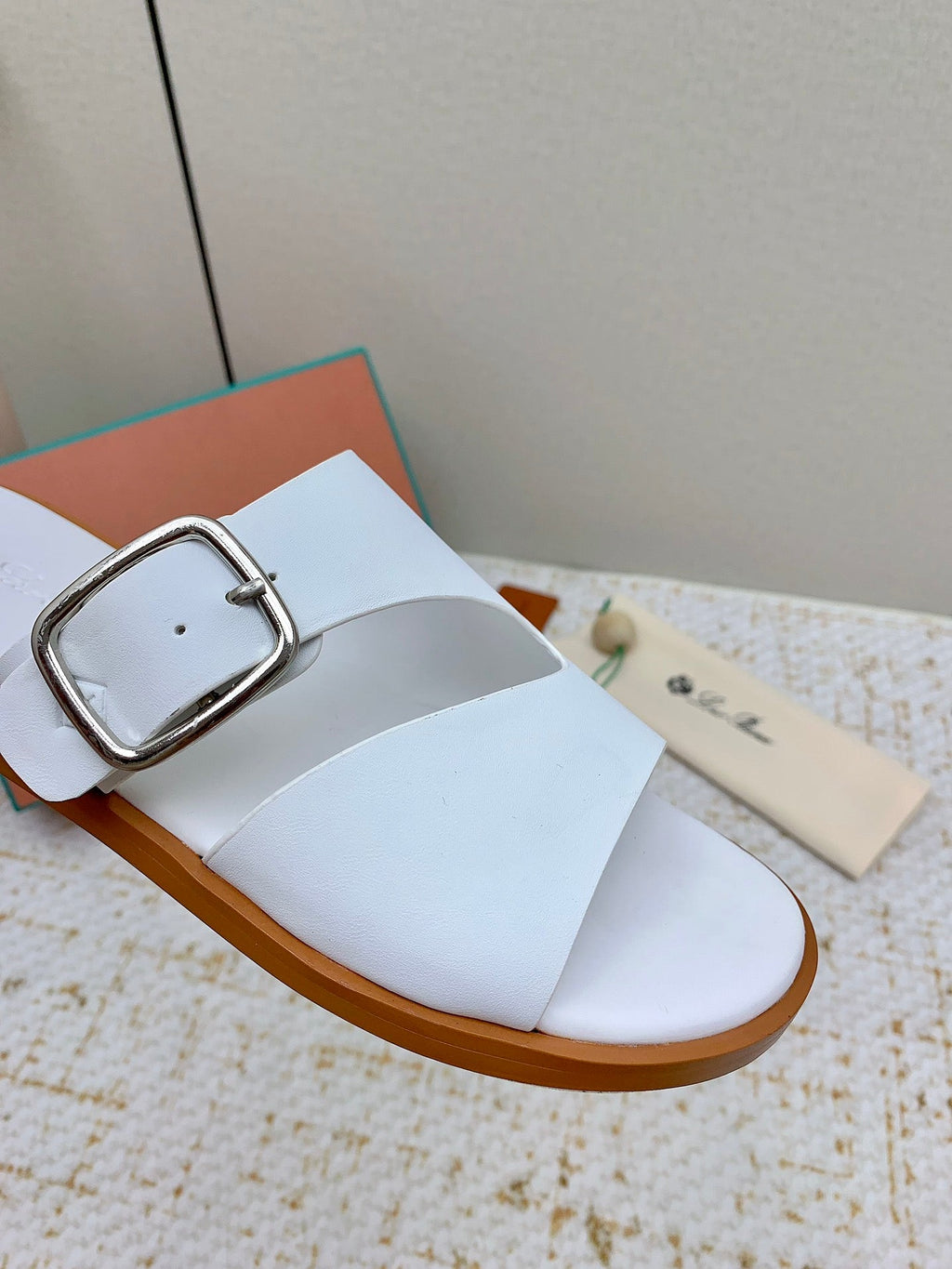 SANDALS IN WHITE CALFSKIN