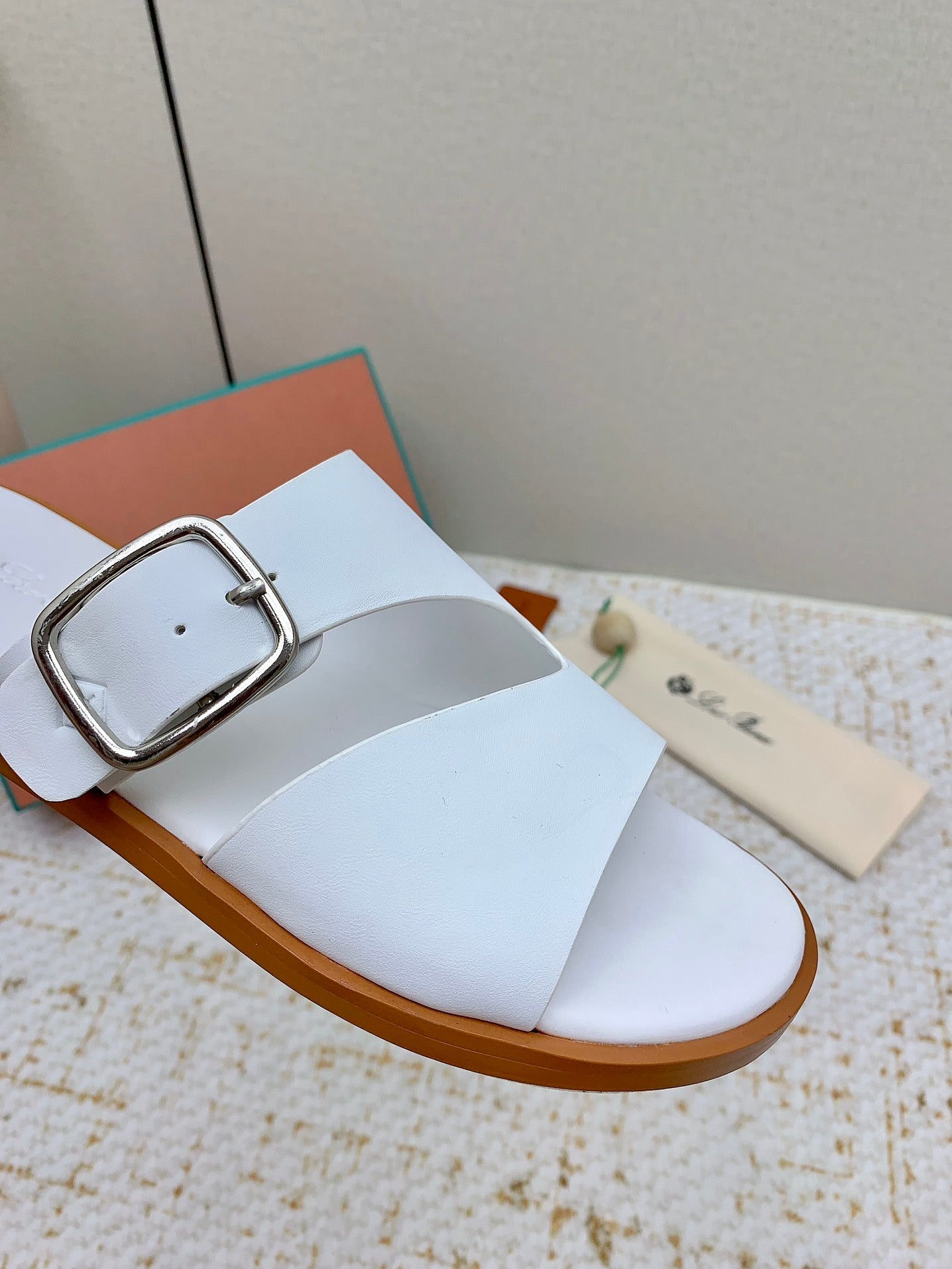 SANDALS IN WHITE CALFSKIN