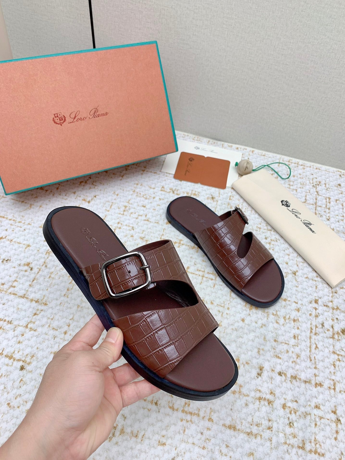 SANDALS IN WHITE SNAKE EMBOSSED CALFSKIN