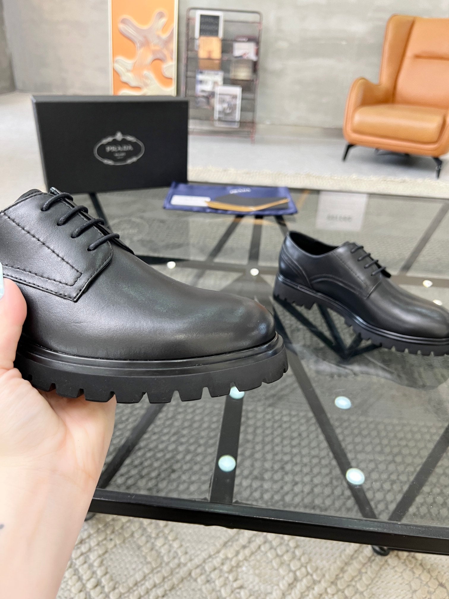 PRA LACE-UP SHOES IN BLACK CALFSKIN