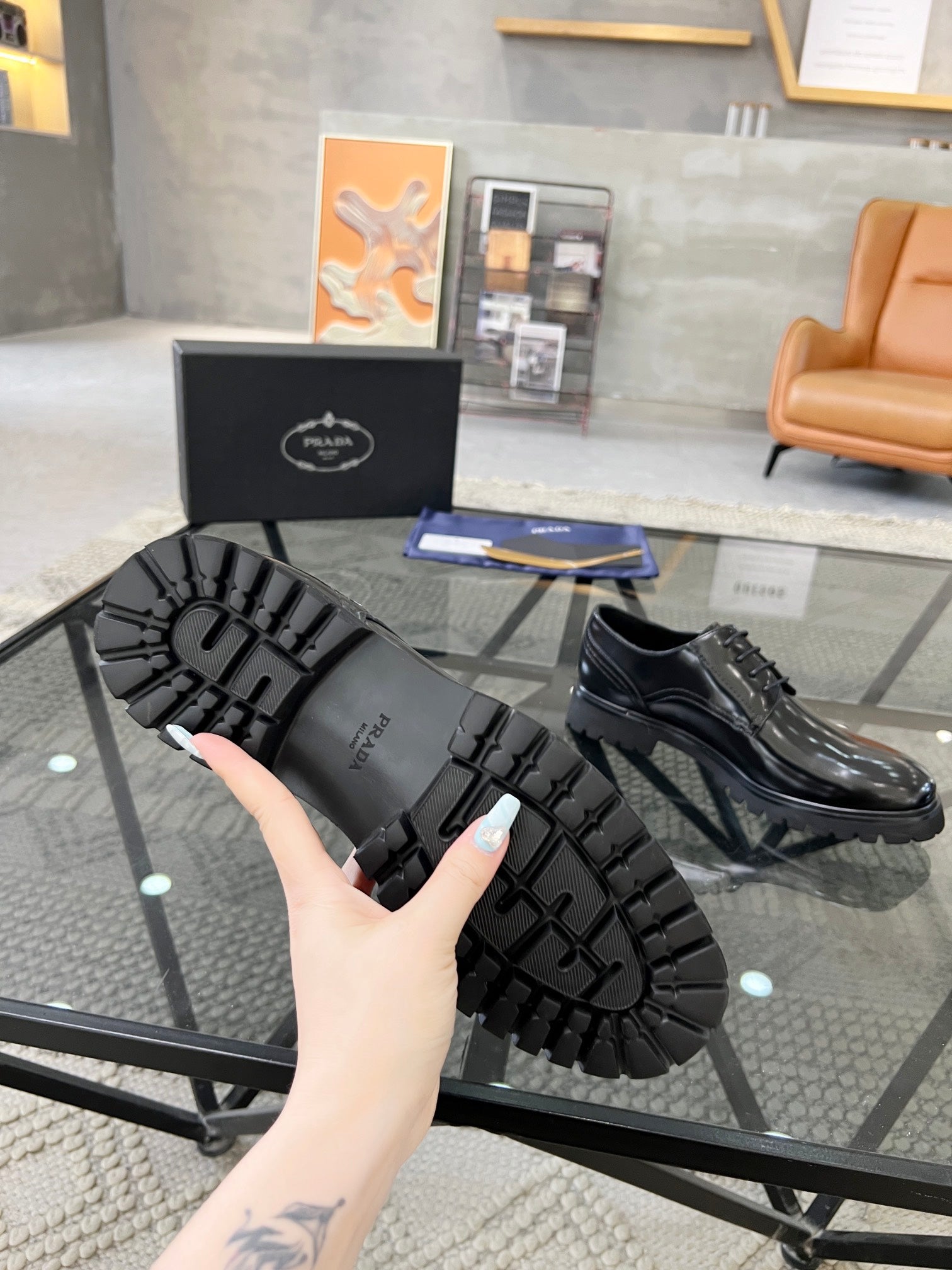 PRA LACE-UP SHOES IN GLOSSY BLACK CALFSKIN