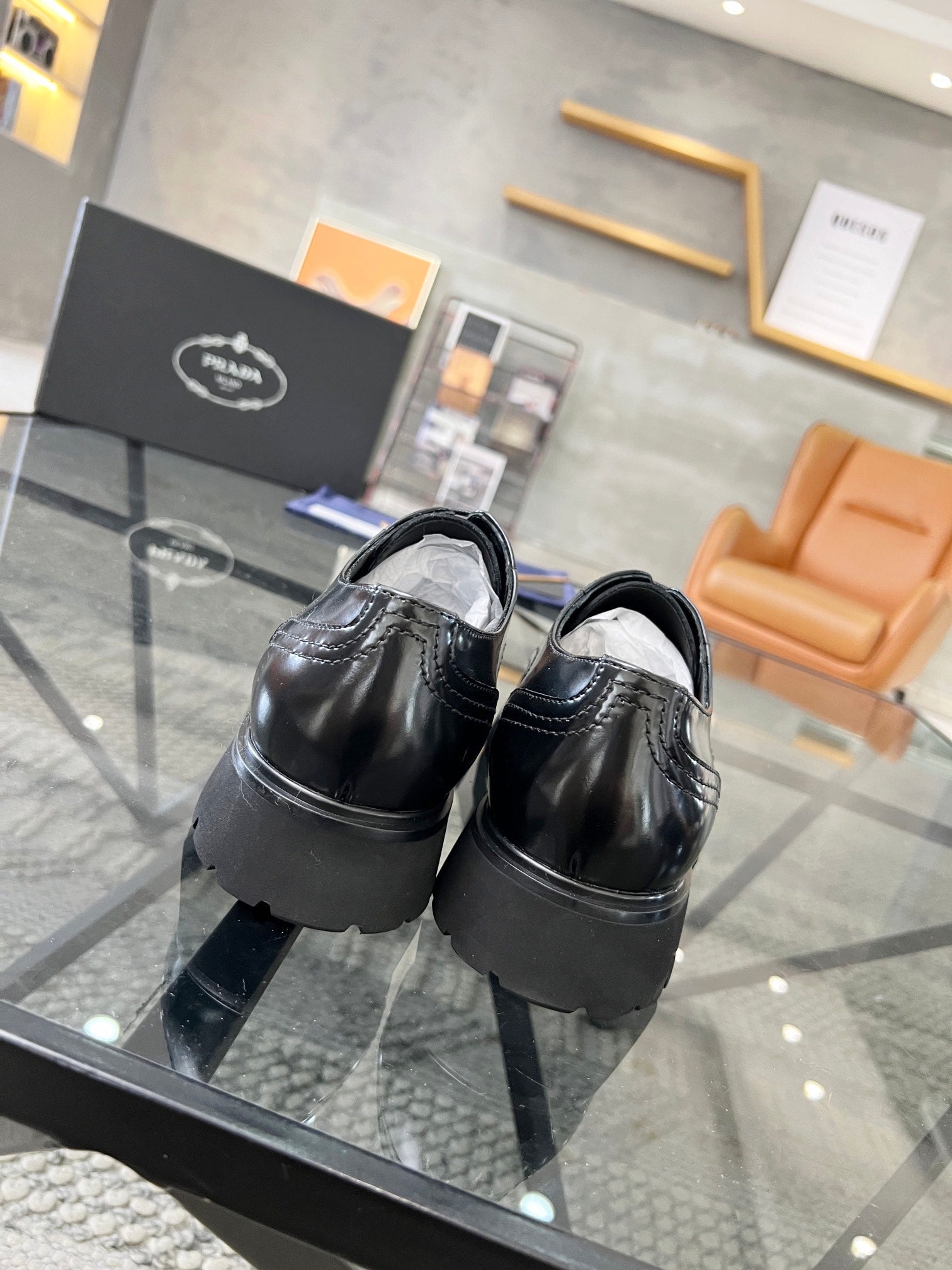 PRA LACE-UP SHOES IN GLOSSY BLACK CALFSKIN