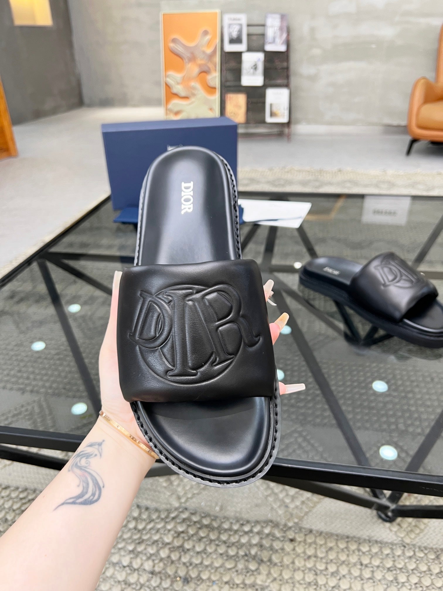 CD AQUA SLIDE SANDAL BLACK CALFSKIN