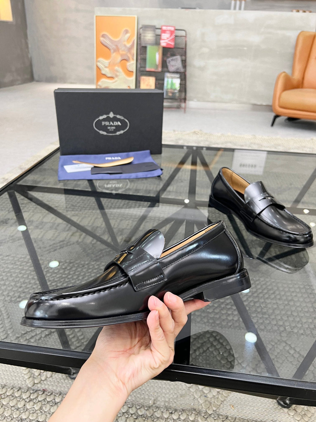 PRA LOAFER IN GLOSSY BLACK CALFSKIN