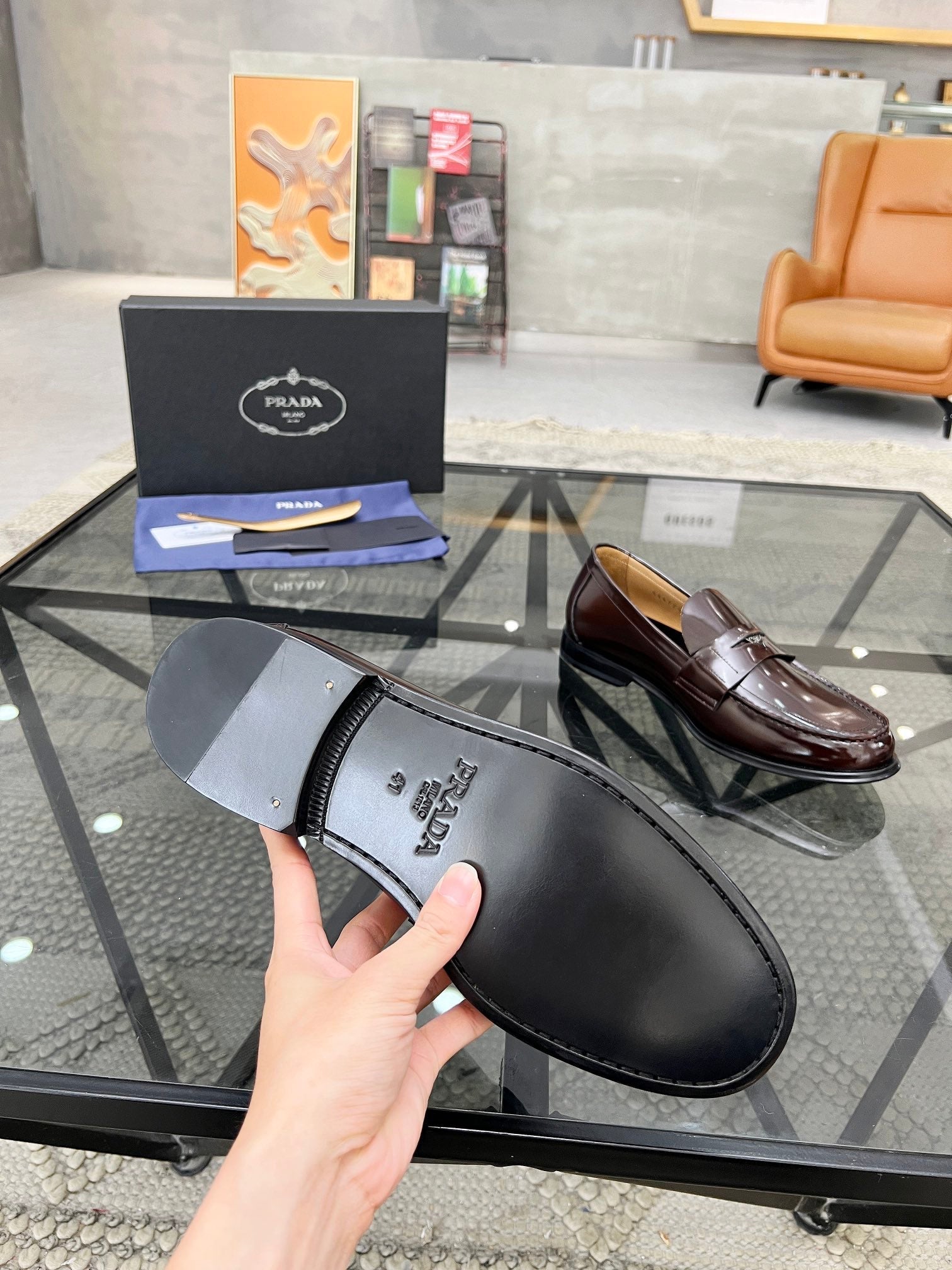 PRA LOAFER IN GLOSSY CHOCOLATE BROWN CALFSKIN