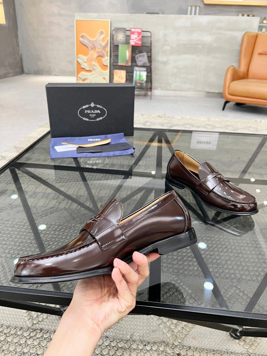 PRA LOAFER IN GLOSSY CHOCOLATE BROWN CALFSKIN