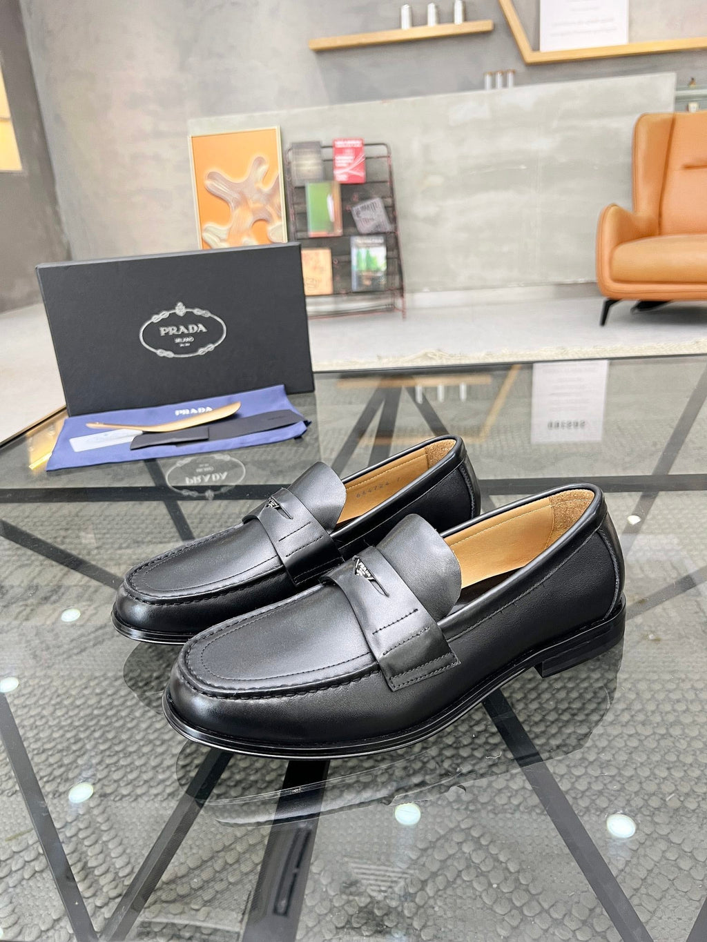 PRA LOAFER IN BLACK CALFSKIN
