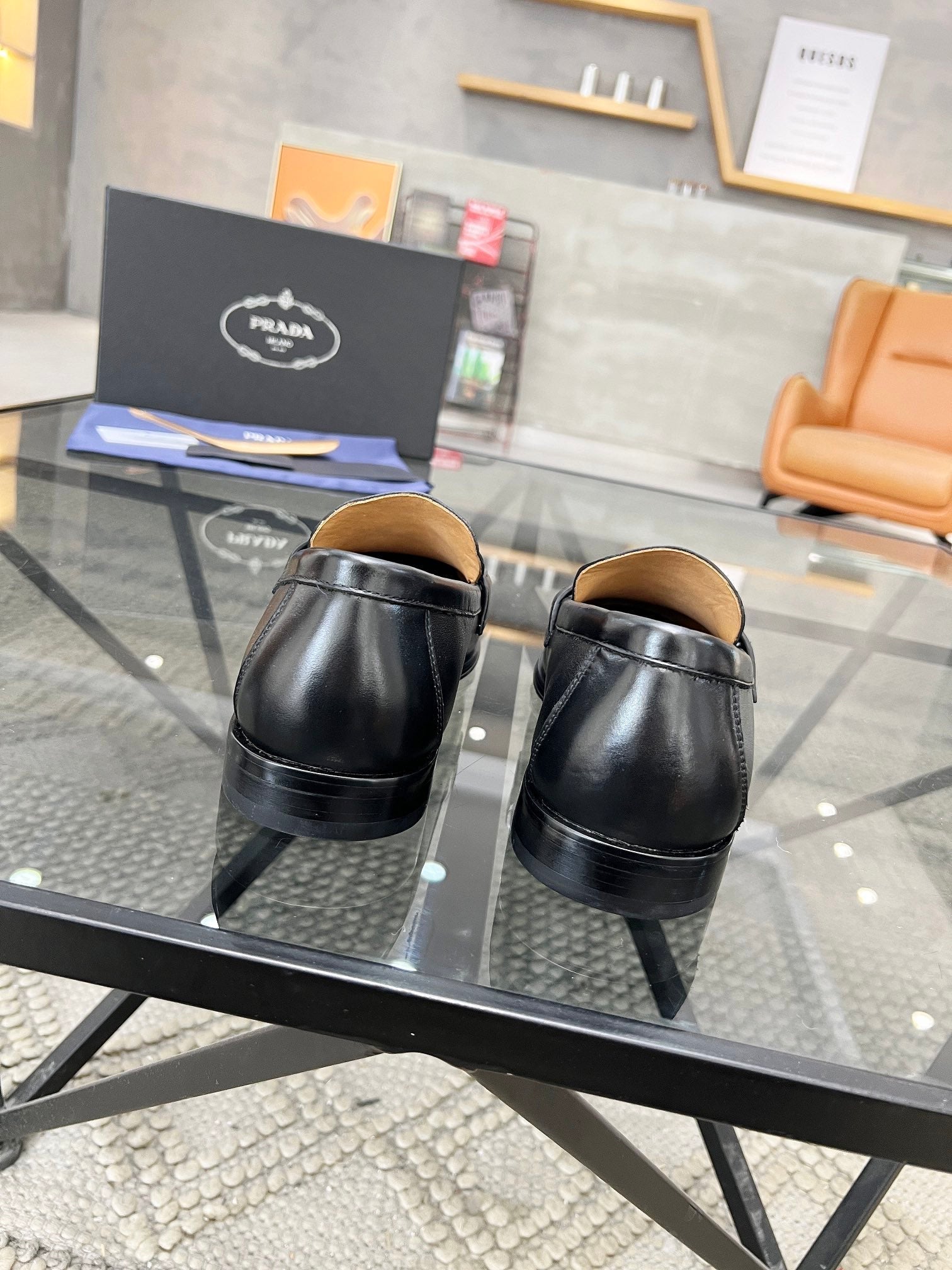 PRA LOAFER IN BLACK CALFSKIN