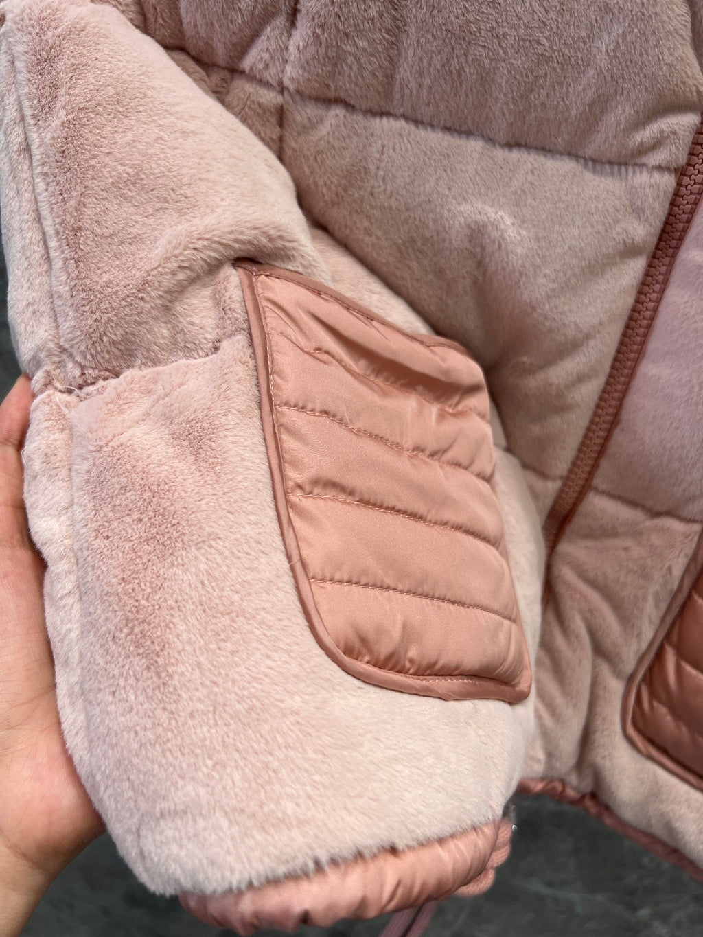 MONCLER DOWN VEST STYLE 312