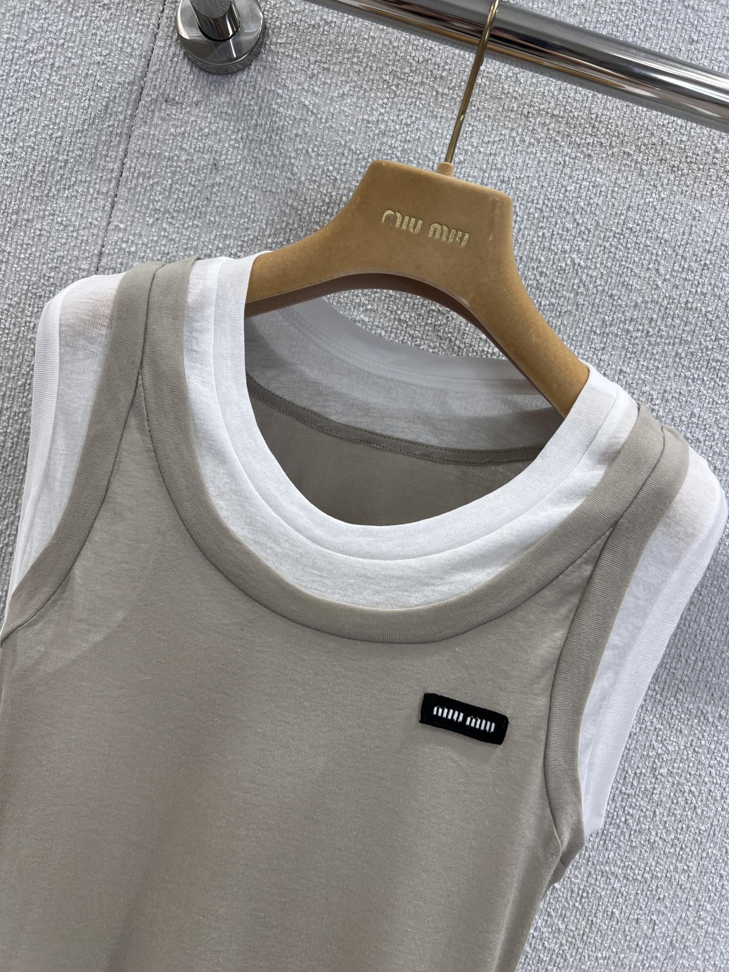 MIUMIU SLEEVELESS TOP 268911