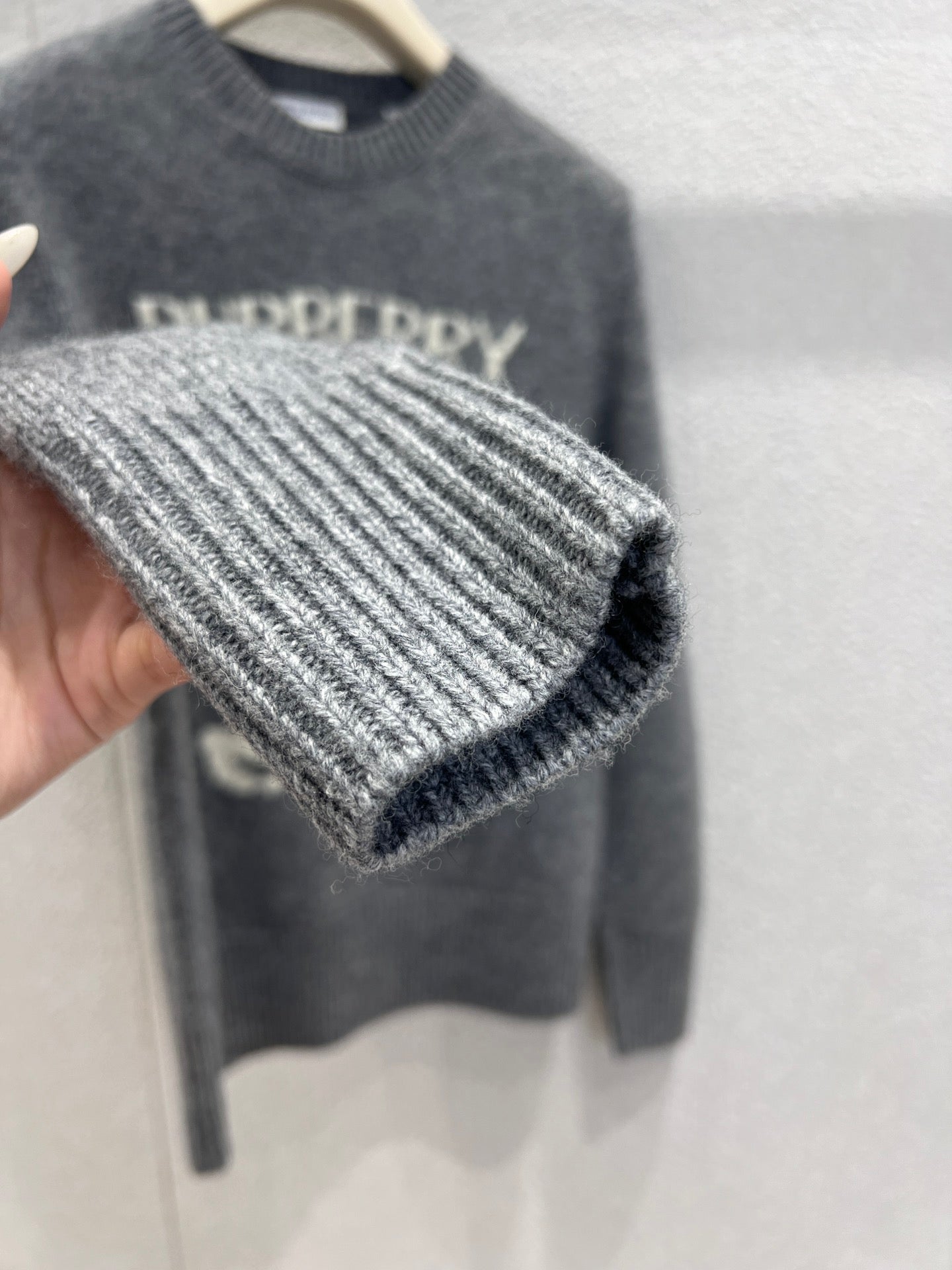 BURBERRY 25S KNITTED SWEATER 0019