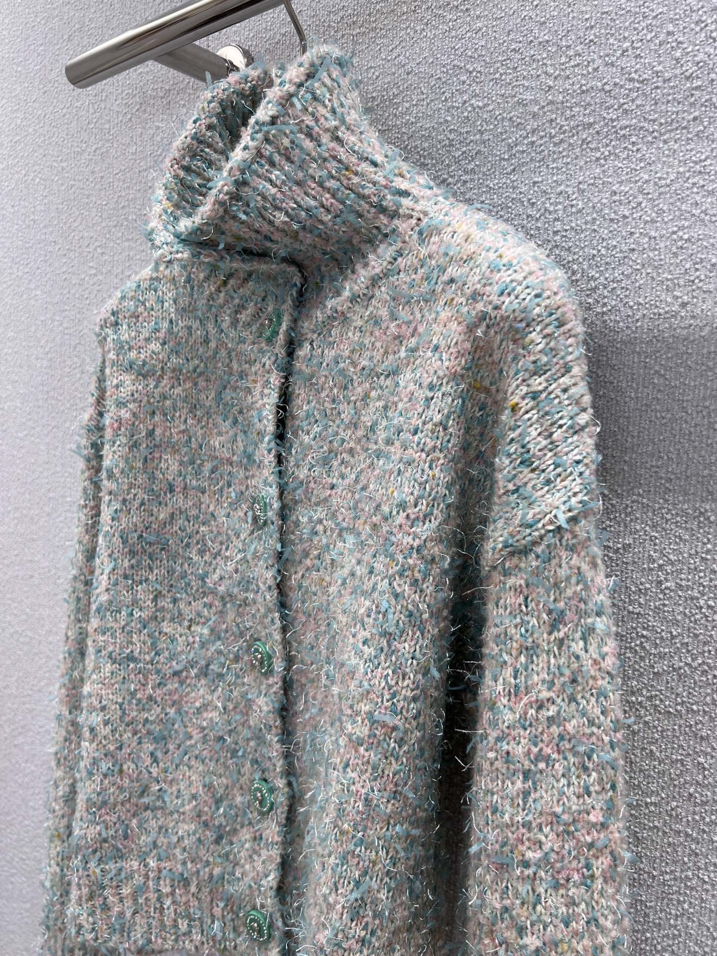 CHANEL 25S KNITTED CARDIGAN 233340