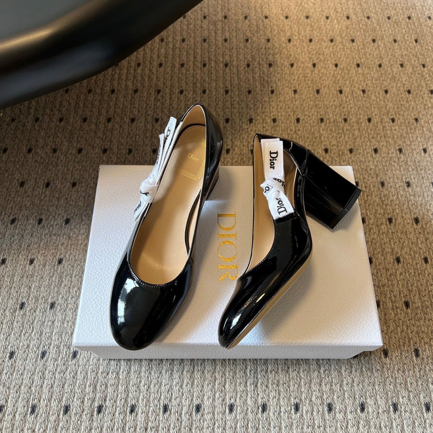 DIOR 26S HIGH HEELS 80 MM IN BLACK PATENT CALFSKIN WITH RIBBON BOW