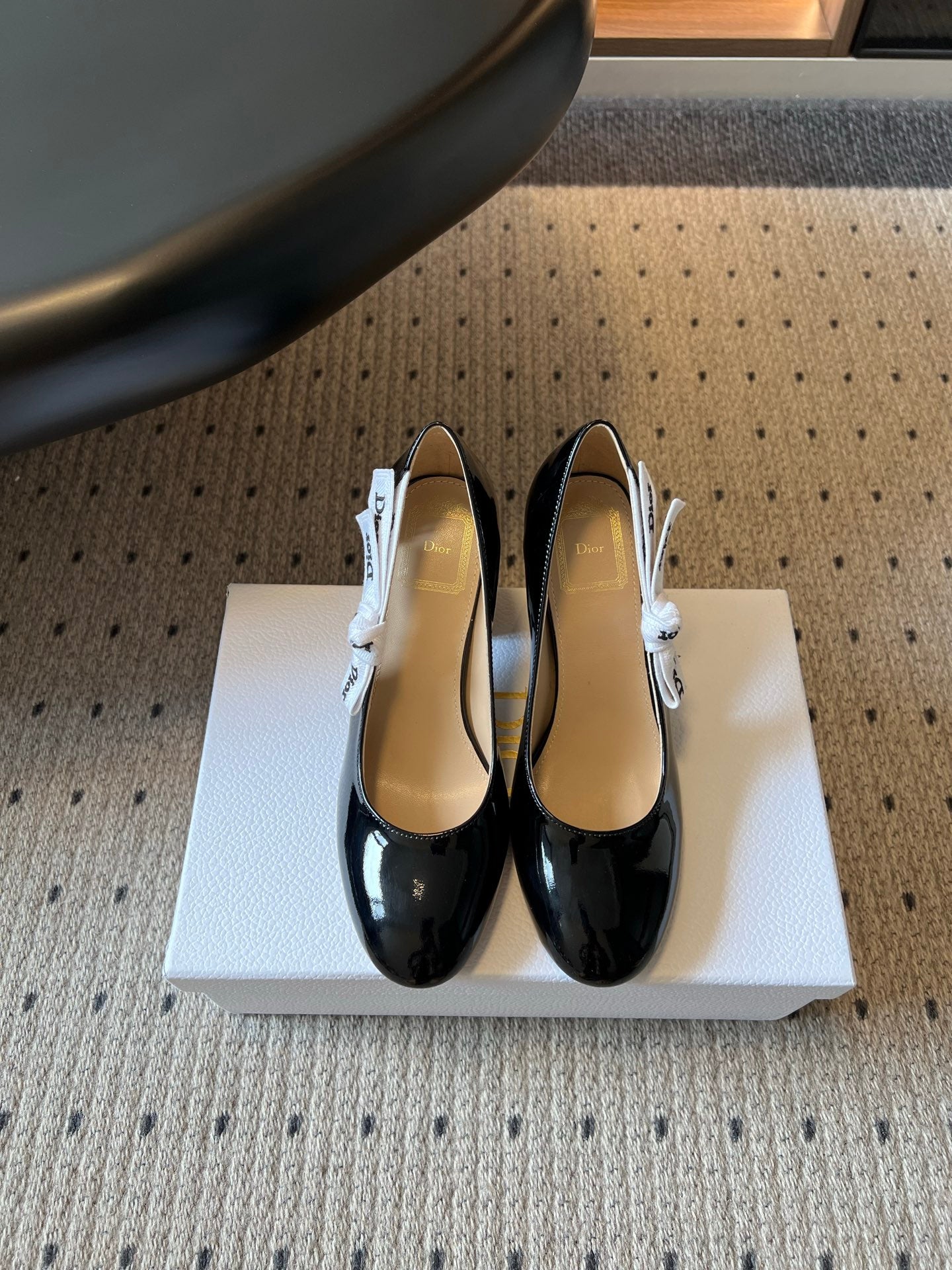 DIOR 26S HIGH HEELS 80 MM IN BLACK PATENT CALFSKIN WITH RIBBON BOW