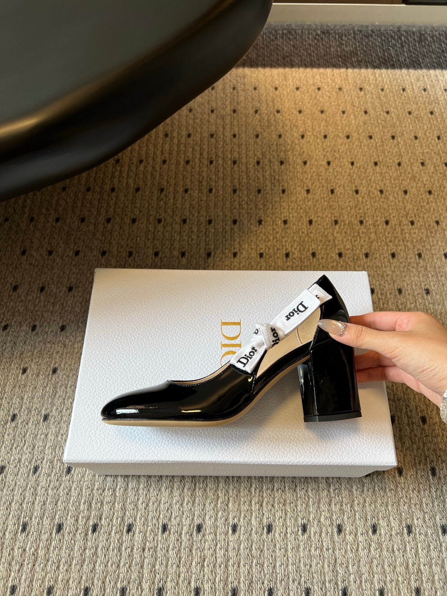 DIOR 26S HIGH HEELS 80 MM IN BLACK PATENT CALFSKIN WITH RIBBON BOW