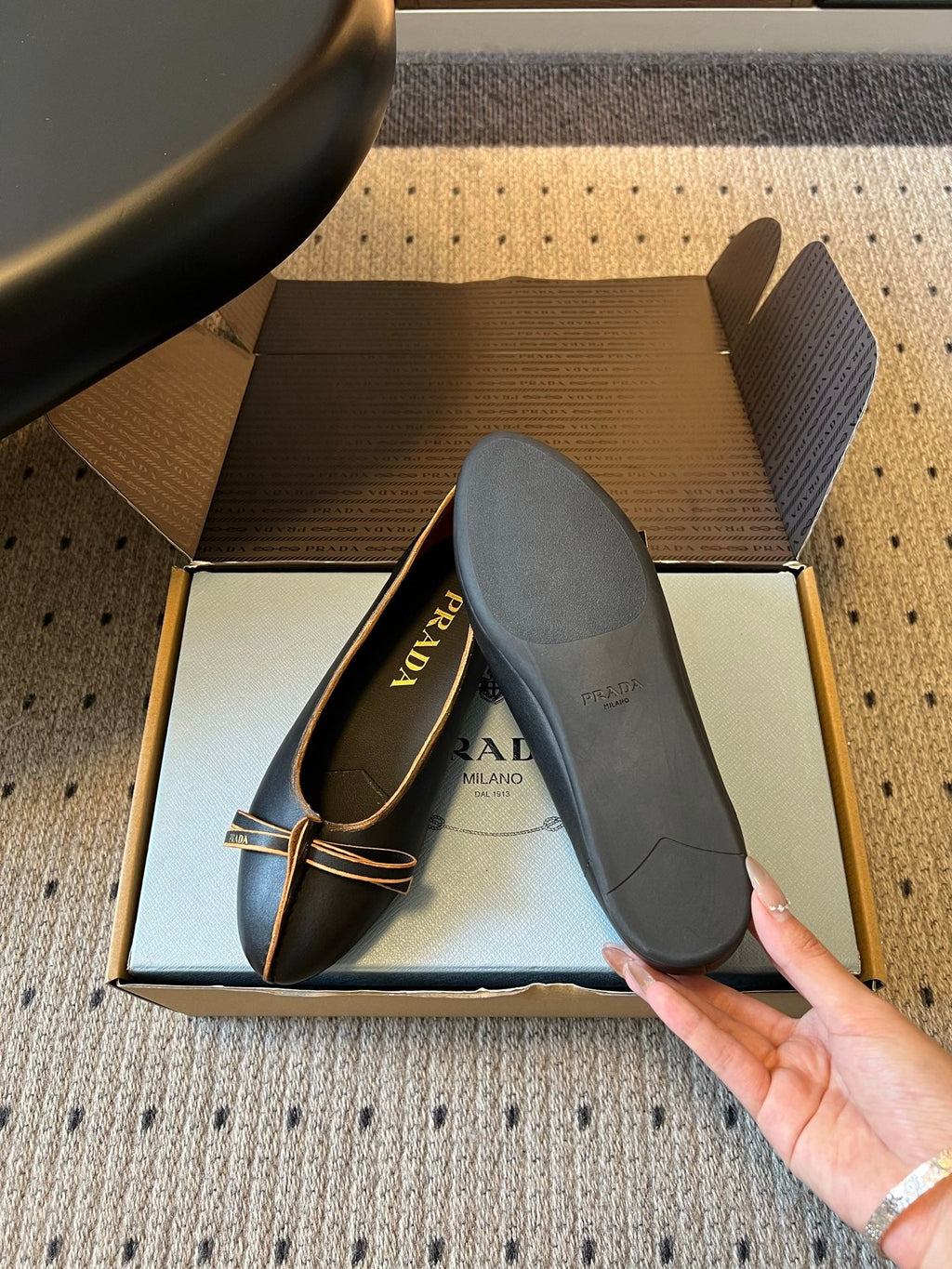 PRADA 26S POINTED TOE BOW FLATS IN BLACK CALFSKIN
