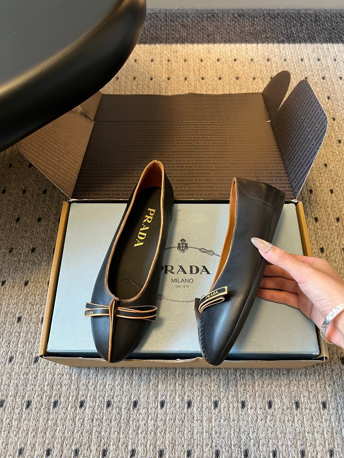 PRADA 26S POINTED TOE BOW FLATS IN BLACK CALFSKIN