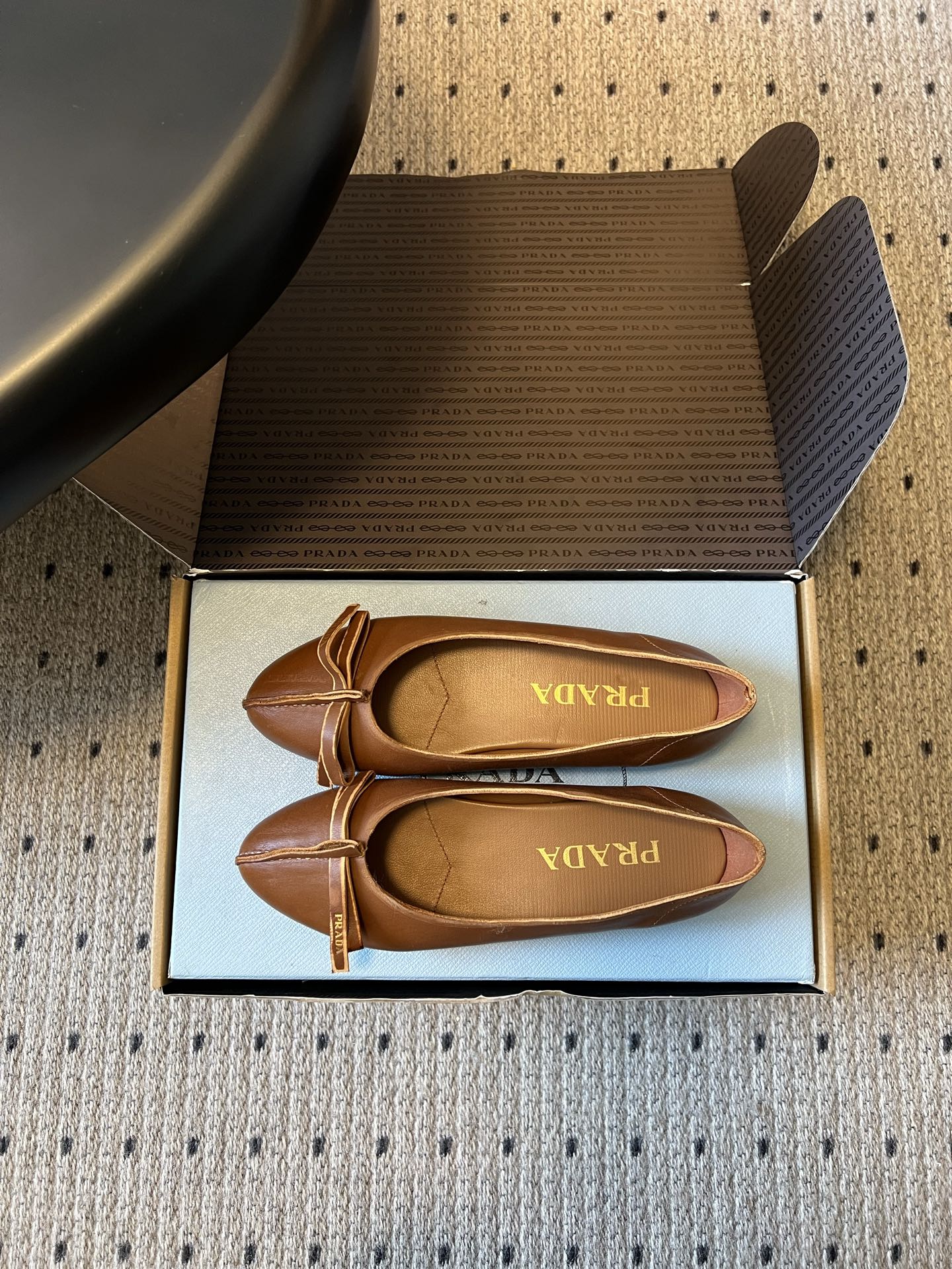 PRADA 26S POINTED TOE BOW FLATS IN CARAMEL BROWN CALFSKIN