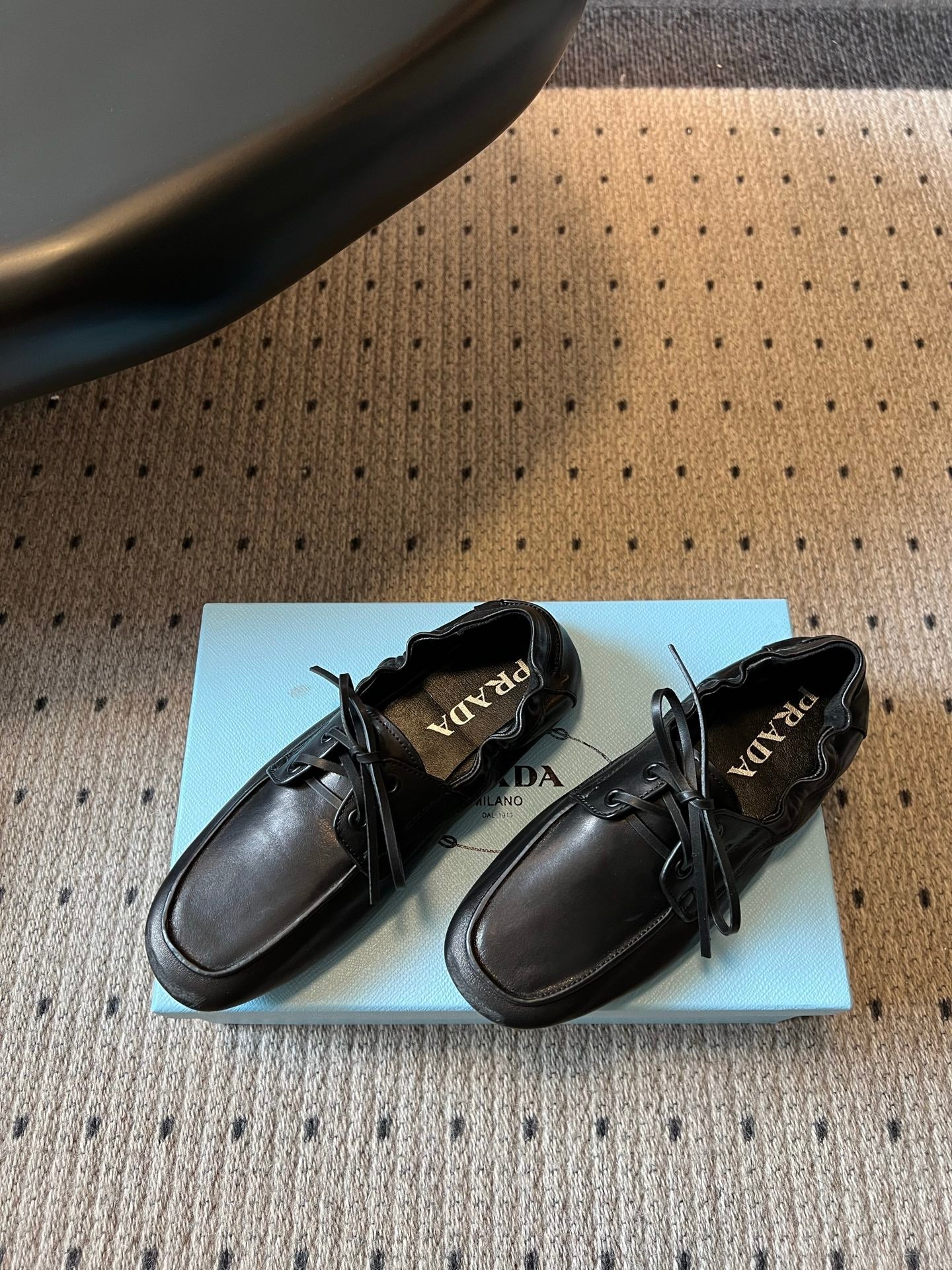 PRADA 26S LACE UP SQUARE TOE LOAFERS IN BLACK CALFSKIN