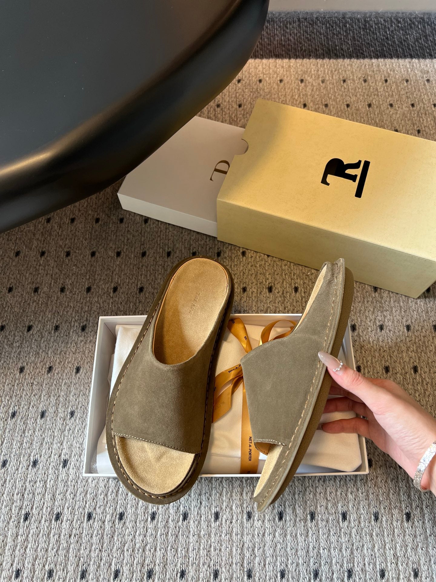 THE ROW 26S THONG SANDALS IN OLIVE GREEN SUEDE