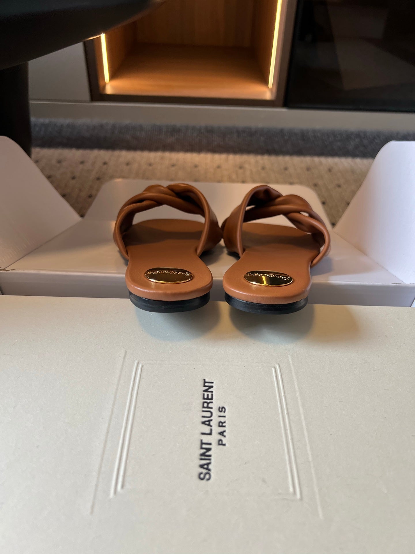 YSL 26S TWISTED-STRAP FLAT SANDALS IN  BROWN LAMBSKIN