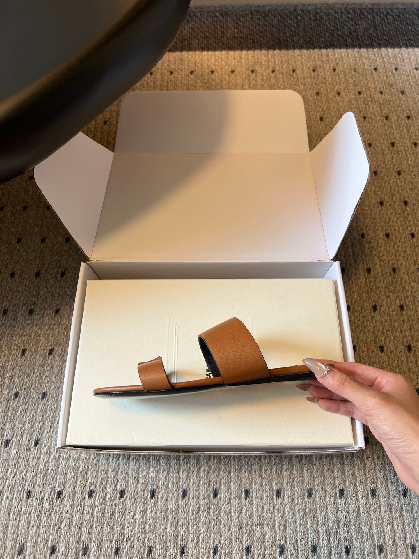 YSL 26S TWO-STRAP SANDALS IN BROWN LAMBSKIN