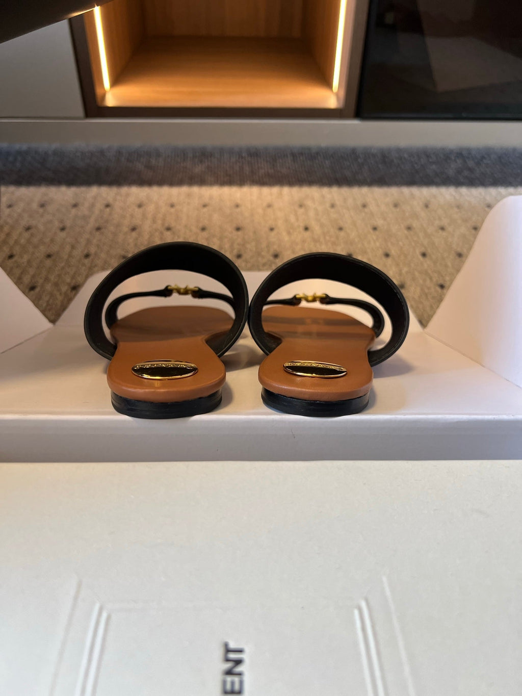 YSL 26S TWO-STRAP SANDALS IN BROWN LAMBSKIN