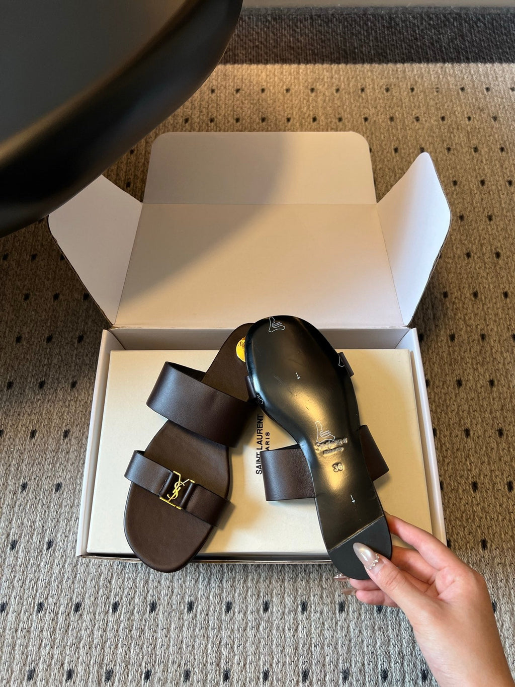 YSL 26S TWO-STRAP SANDALS IN DARK BROWN LAMBSKIN