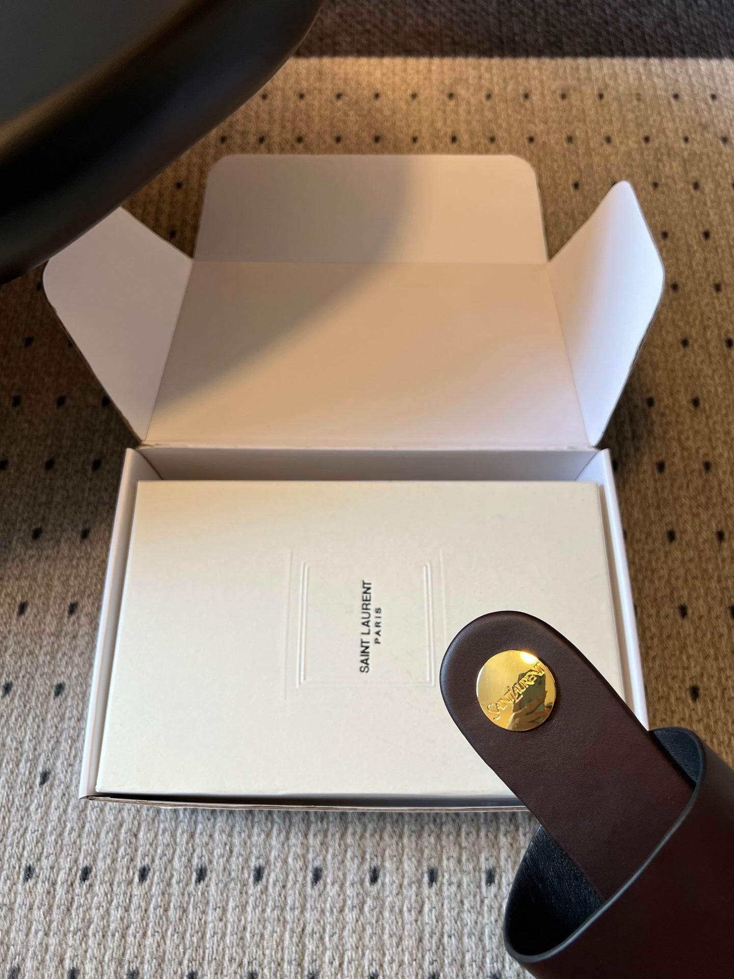 YSL 26S TWO-STRAP SANDALS IN DARK BROWN LAMBSKIN