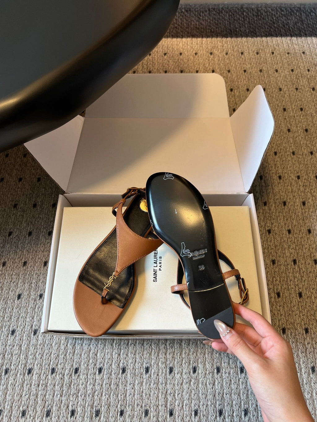YSL 26S WIDE-STRAP THONG SANDALS IN BROWN CALFSKIN