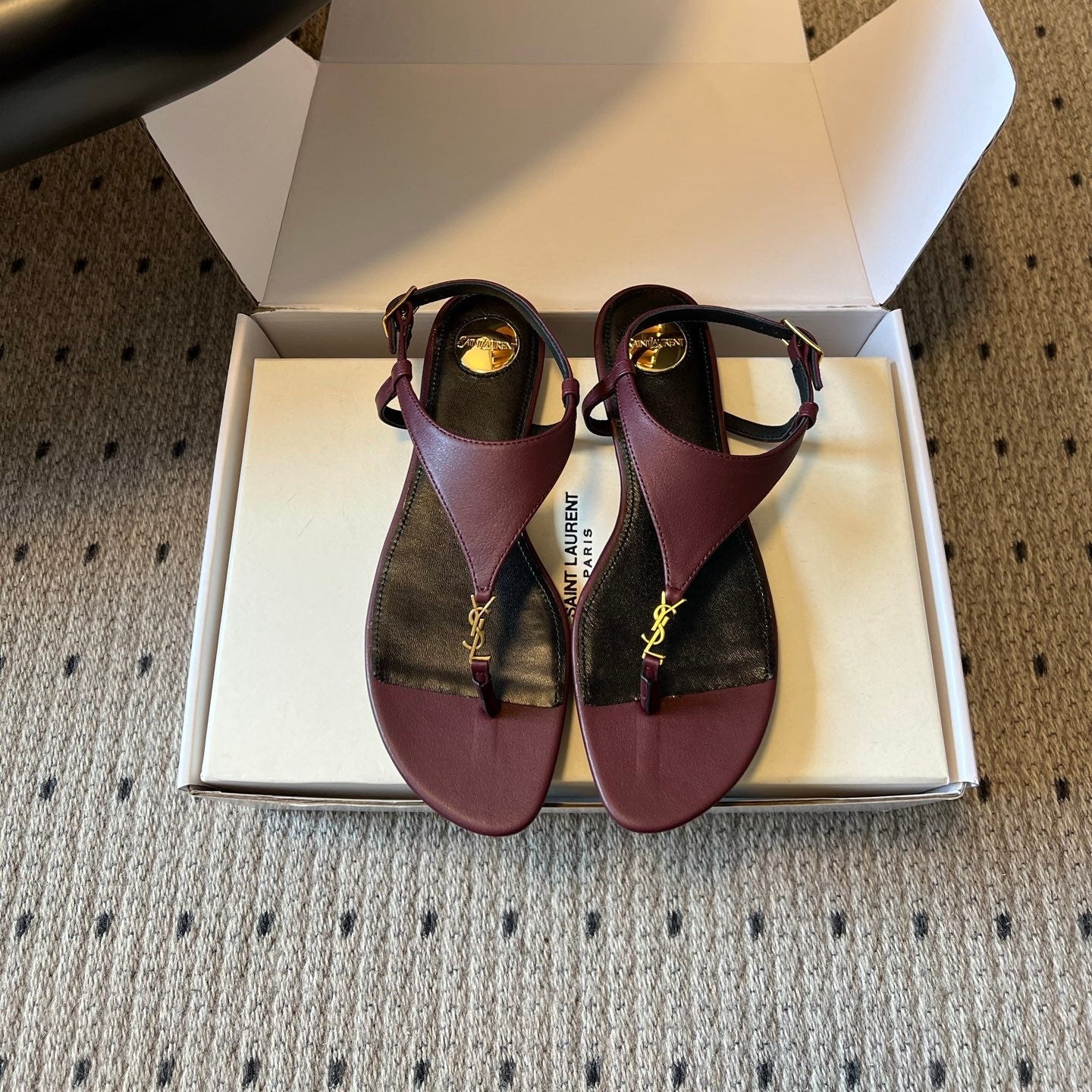 YSL 26S WIDE-STRAP THONG SANDALS IN DARK RED CALFSKIN